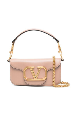 chic-shoulder-bag-with-unique-style