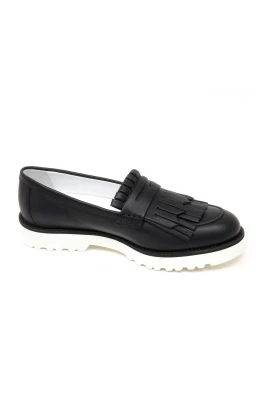 Loafers med fransar