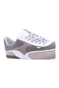 stilfuld-sneaker-med-noppi-design
