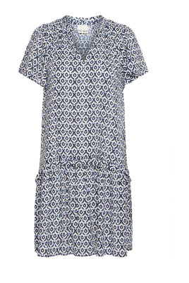 feminine-dress-with-open-back