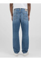 straight-cut-denim-jeans