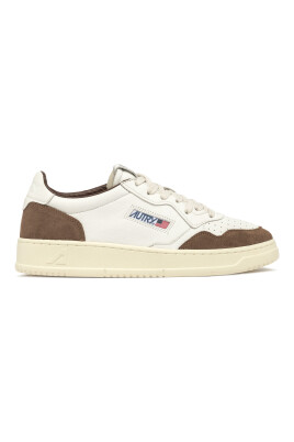 sneakers-vintage-en-daim-de-chevre