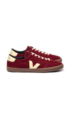 sneaker-en-style-football-vintage-en-eco-daim