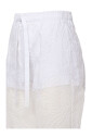 witte-broek-met-pantaloni-stijl