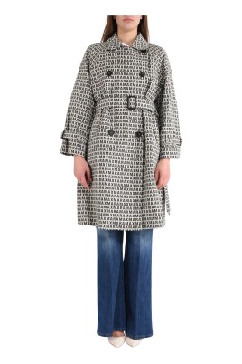 double-breasted-trench-coat-lucio-model