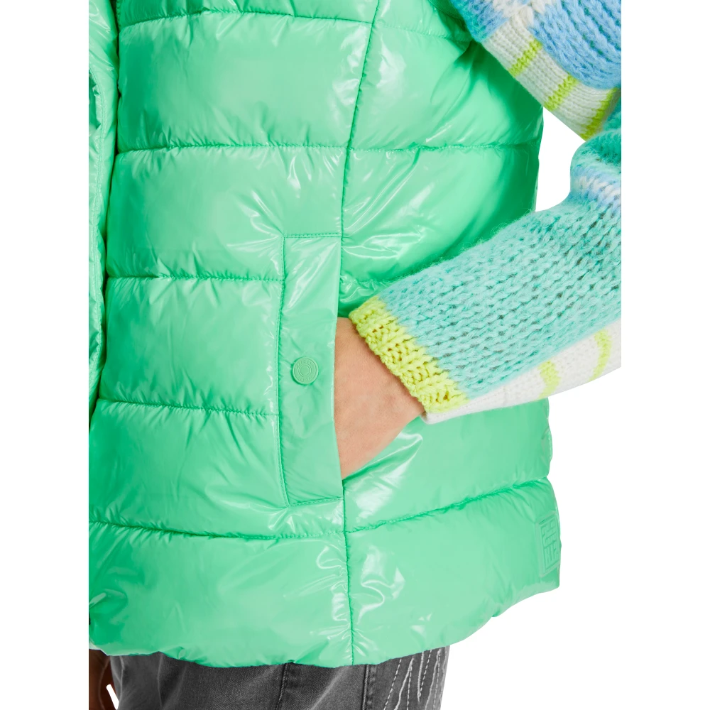 Marc Cain Glanzende Gewatteerde Vest met Opstaande Kraag Green Dames