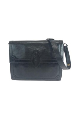 pre-owned-fabric-shoulder-bags