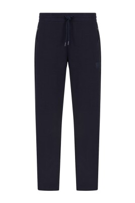 blue-sweatpants-casual-style