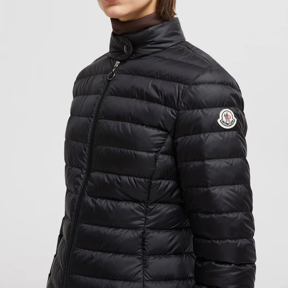 Moncler Korte Donsjas Zwart Slim Fit Black Dames