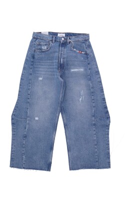 high-waist-straight-fit-denim-shorts