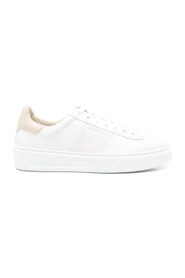 white-sneakers-with-flat-rubber-sole