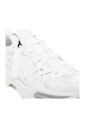 baskets-basses-blanches-avec-panneaux-en-mesh
