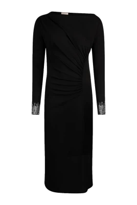 Elegant Klänning med Ädelstenar