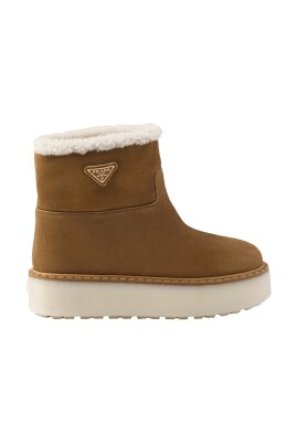 stylish-leather-boots-for-women