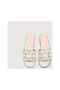 witte-sandalen-van-geperforeerd-leer
