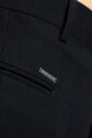 pantalon-coupe-cigarette