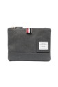 pochette-zippee-en-laine-grise-et-cuir-a-motif-serge