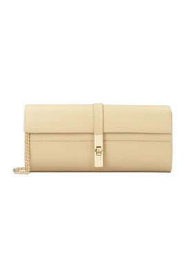 Elegant clutchväska med monogramlås
