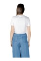 witte-katoenen-t-shirt-met-zakken
