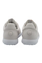 sneakers-en-cuir-blanc-leger-elegant