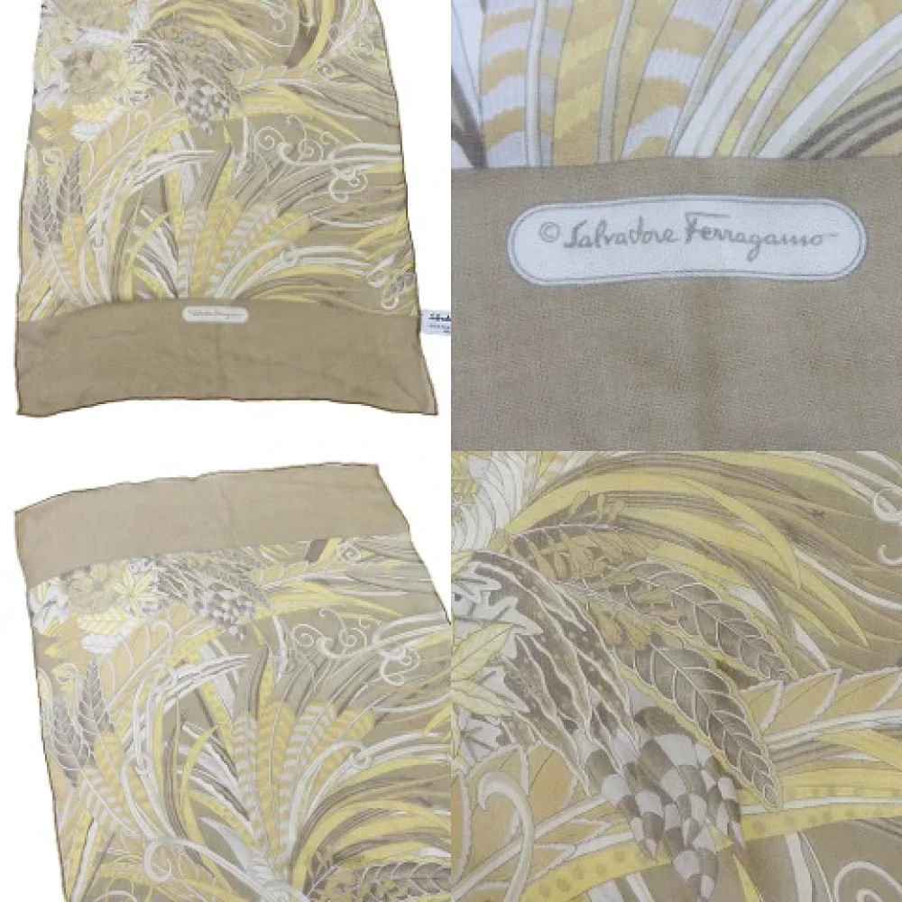 Salvatore Ferragamo Pre-owned Silk scarves Beige Dames