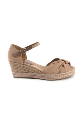 knotted-toe-wedge-sandals
