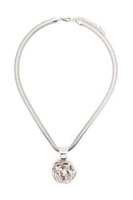 elegant-silver-necklace