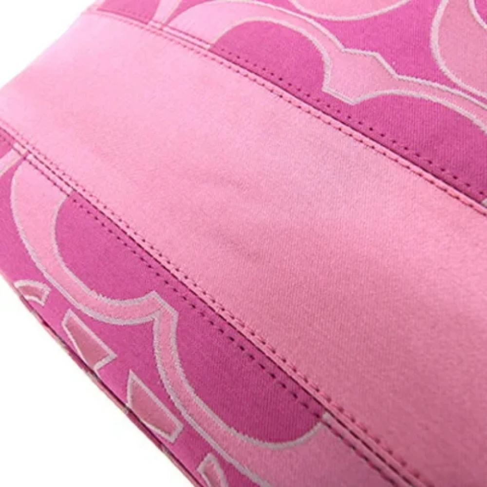 Coach Pre-owned Canvas shoulder-bags Pink Dames
