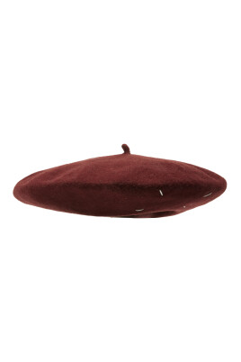 bordeaux-beret-with-four-stitches-logo