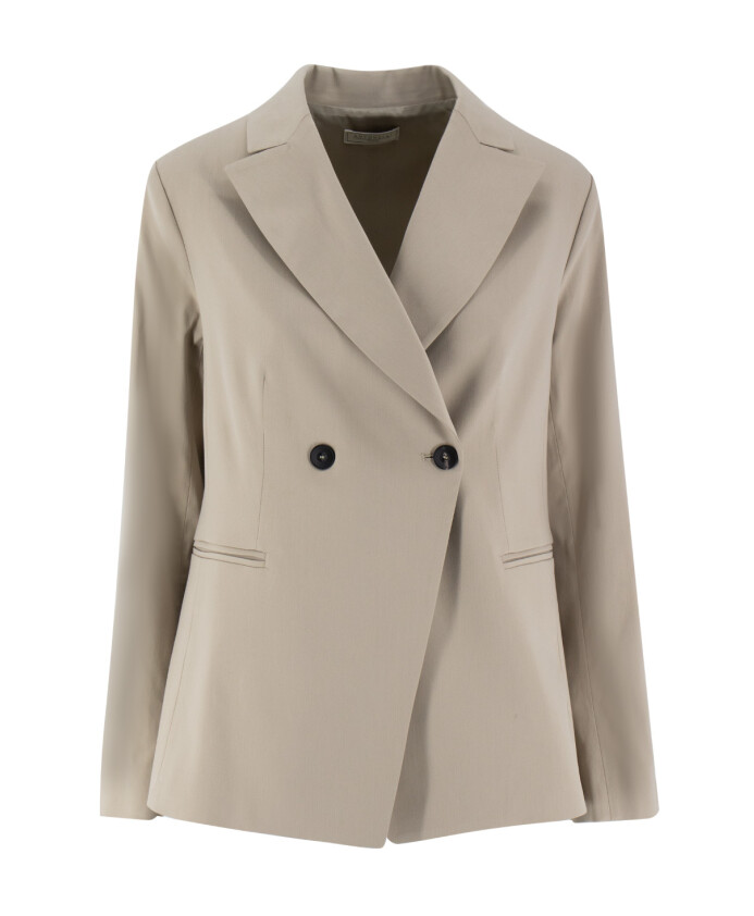 veste-a-double-boutonnage-pour-un-style-intemporel