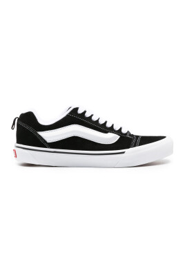 black-low-profile-sneakers-90s-style