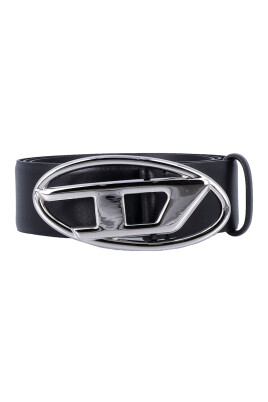black-leather-belt-with-oval-d-buckle