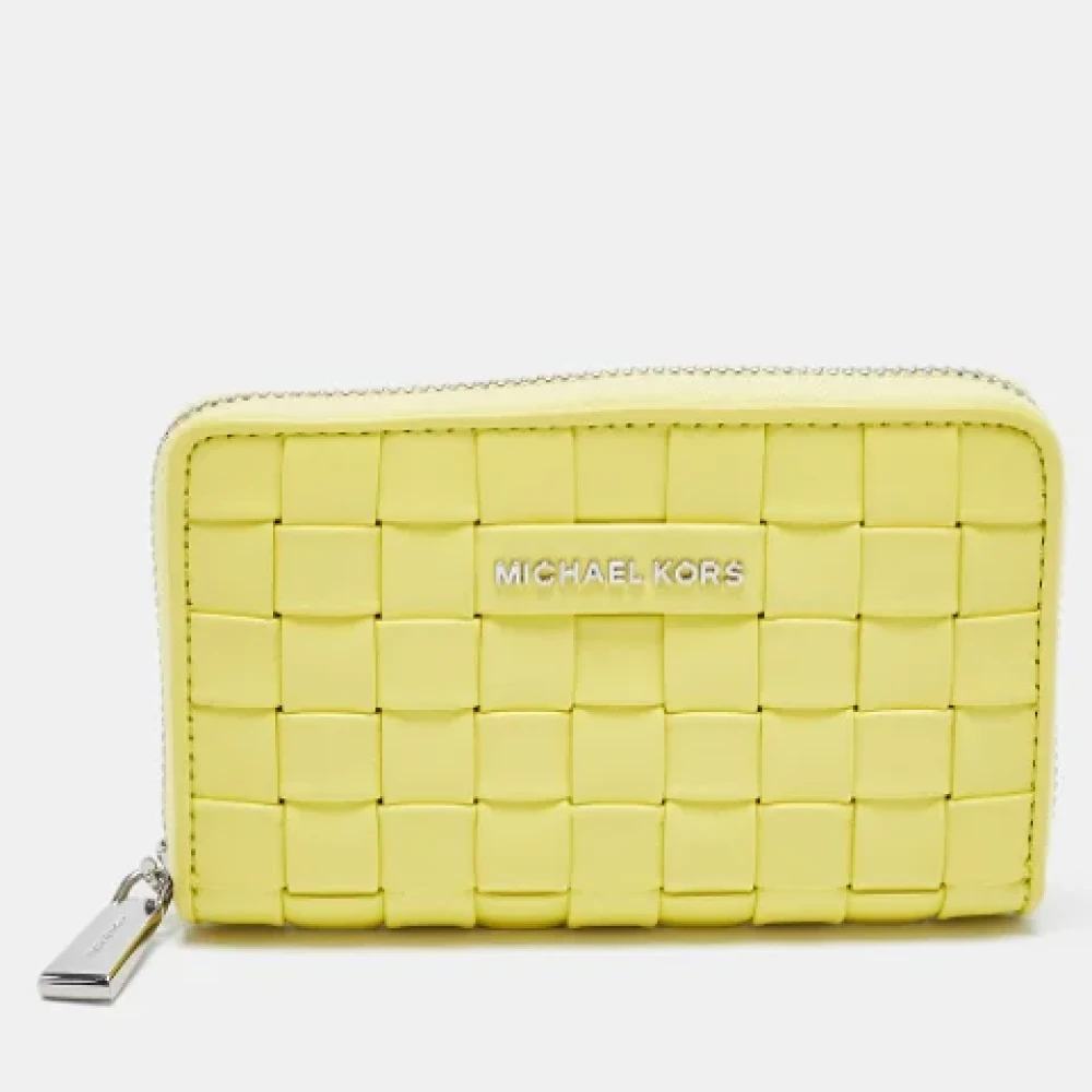 Michael Kors Pre-owned Leather wallets Yellow Dames