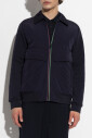 veste-isolee-fabriquee-a-partir-de-materiaux-combines