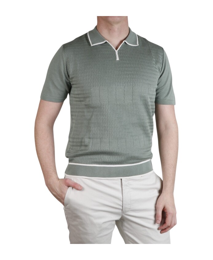 polo-en-coton-vert-avec-detail-de-col