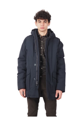 hooded-winter-parka-with-pockets