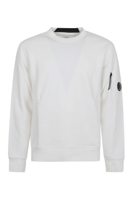 white-sweater-with-lens-pocket