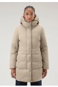 puffy-parka-in-zand
