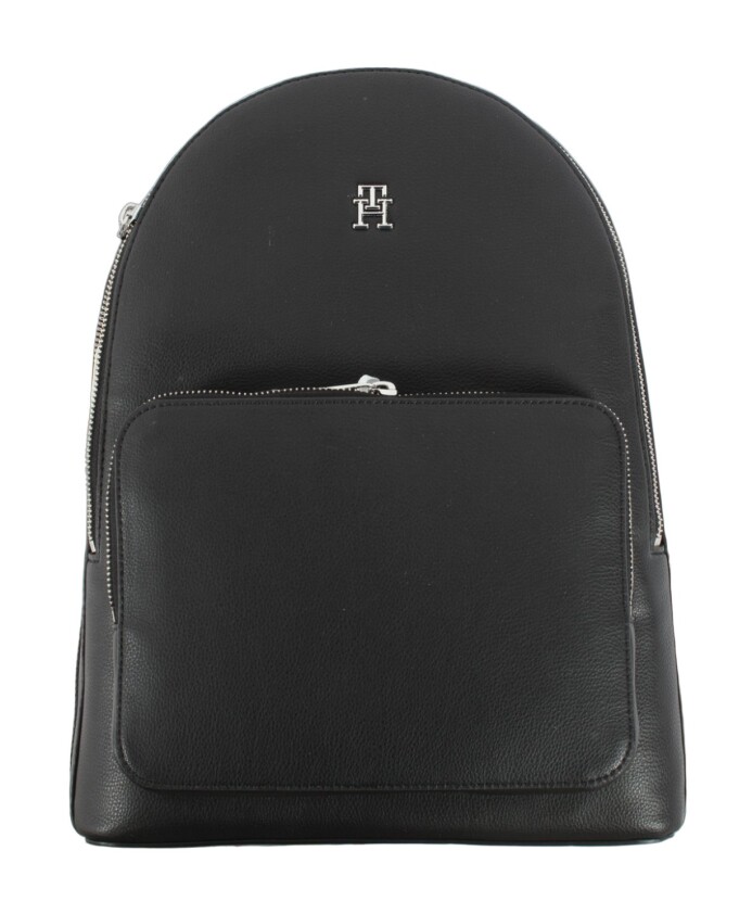 black-backpack-for-women