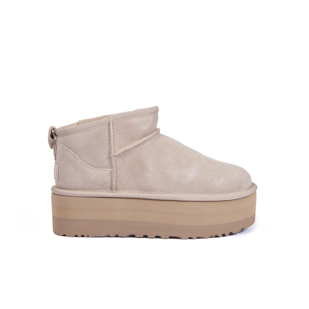 UGG Sandfärgade Classic Mini II Plattformsstövlar Beige, Dam