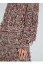 pull-a-boucles-avec-fils-laches