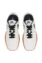 baskets-blanches-avec-motif-croissant-de-lune