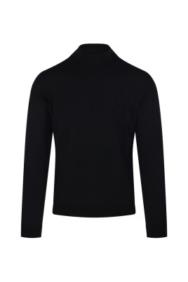 nero-sweater-stylish-and-comfortable