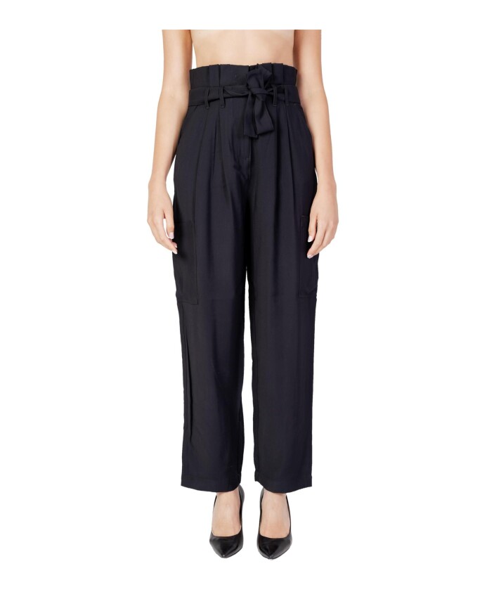 zwarte-broek-met-ritssluiting