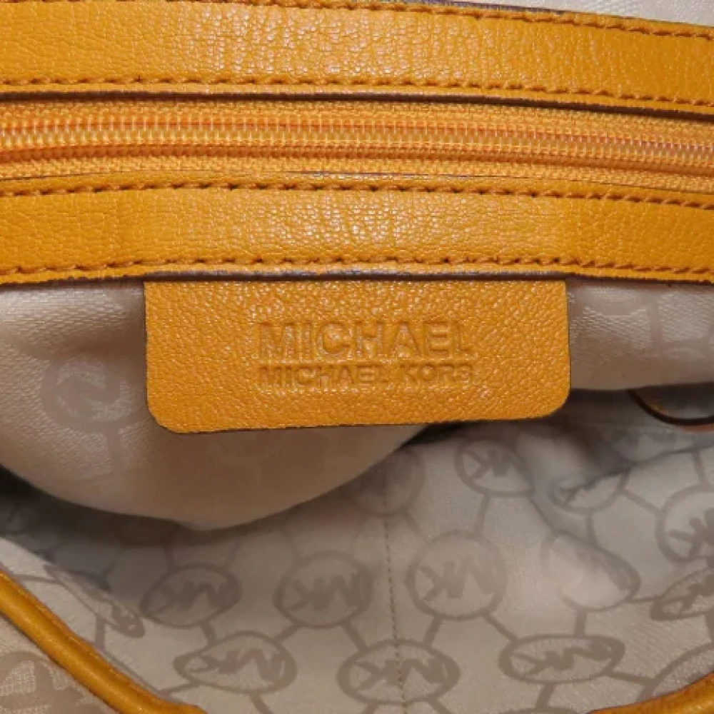Michael Kors Pre-owned Fabric handbags Yellow Dames