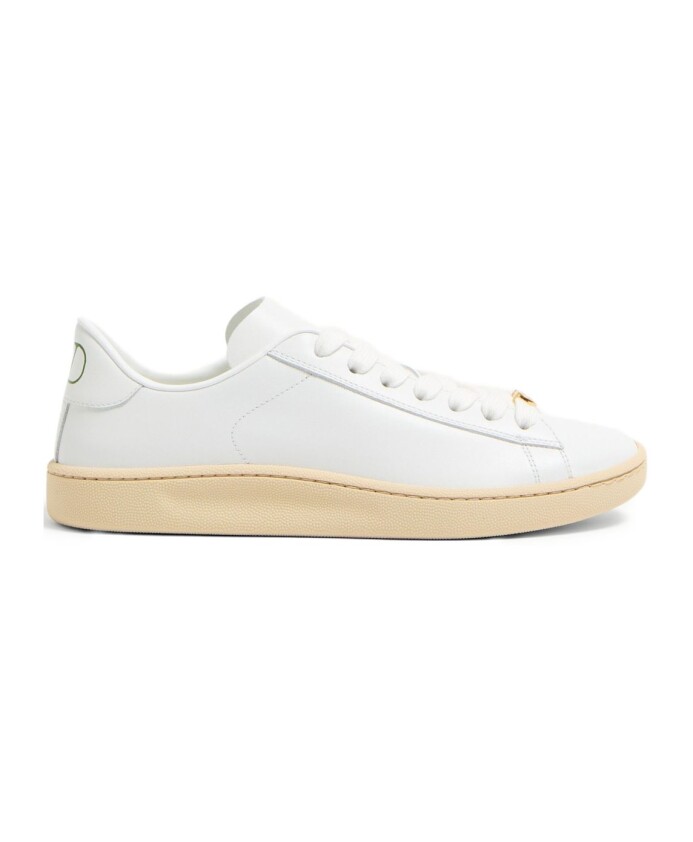 baskets-blanches-pour-un-look-elegant