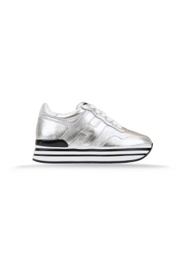 sneakers-en-cuir-lamine-a-lacets