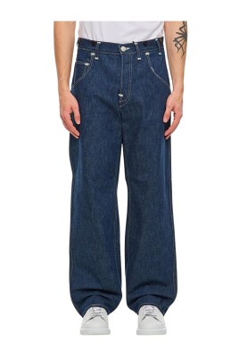 550-relaxed-fit-jeans