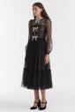 robe-noire-en-tulle-avec-noeuds-bugle