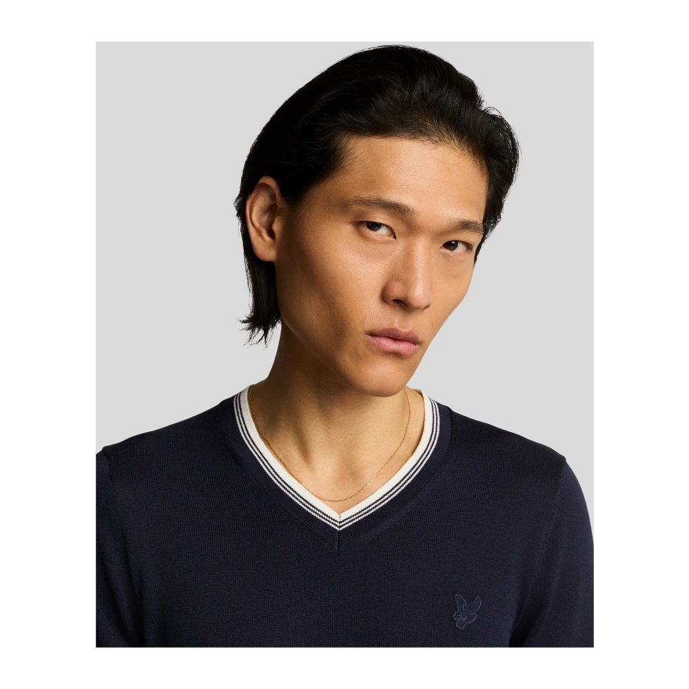 Lyle & Scott Mid Knits Tipped V Neck Jumper Blue Heren